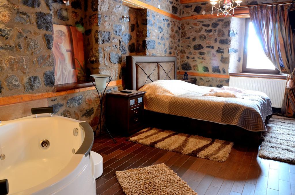 To Spitiko Otel Agios Athanasios  Dış mekan fotoğraf